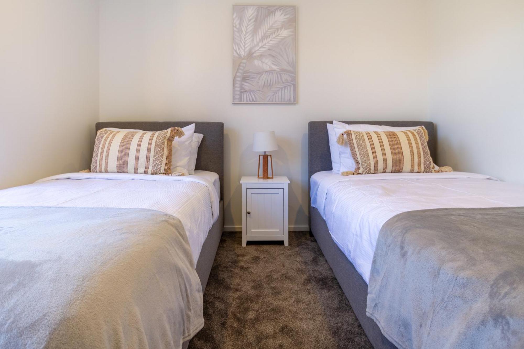 Chic 2-Bed Gem: Trust Arena Proximity - West Akl Apartamento Auckland Exterior foto